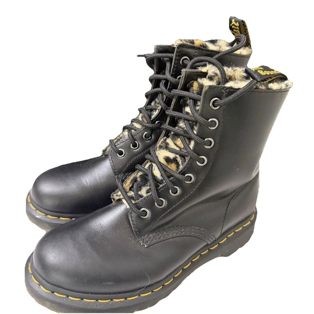 Dr Martens 1460 Serena Black Leopard Faux Fur  Combat Boots Women’s 7 Lace Up - Picture 2 of 11